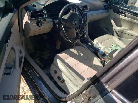 2015 Volkswagen Passat Limited Edition with VIN 1VWAT7A32FC079205, listed as a Copart auction lot 61529005 with 104,355 mi miles and Salvage title. Bid and sale history available at DreamBid. Image 8.