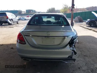 2016 Mercedes-Benz C 300 z VIN 55SWF4JB5GU176844, wystawiony jako IAAI lot #42049446 z przebiegiem 63 801 mil mil oraz . Historia ofert i sprzedaży dostępna na DreamBid. Obrazek 17.