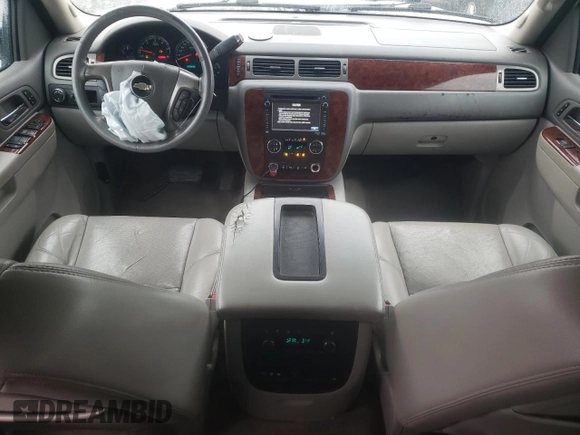 2012 Chevrolet Tahoe LTZ z VIN 1GNSCCE01CR111691, wystawiony jako Copart lot #42318045 z przebiegiem 192 622 mil mil oraz Szkoda całkowita • Salvage title. Historia ofert i sprzedaży dostępna na DreamBid. Obrazek 8.