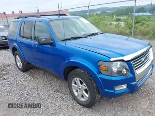 2010 Ford Explorer XLT с VIN 1FMEU7DE9AUA80400, выставлен на аукционе IAAI как лот 42690816 с пробегом 97 397 миль миль и . История ставок и продаж доступна на DreamBid. Изображение 1.