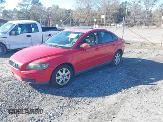 2006 Volvo S40 2.4L with VIN YV1MS382462185227, listed as a IAAI auction lot 41396349 with 198,245 mi miles. Bid and sale history available at carsss.com. Image 2.