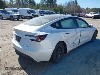 2025 Tesla Model 3 Long Range with VIN 5YJ3E1EA7SF923943, listed as a IAAI auction lot 42040876 with 1,547 mi miles and . Bid and sale history available at DreamBid. Image 4.