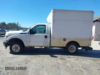 2015 Ford F-250 XL z VIN 1FDBF2B66FEA47593, wystawiony jako IAAI lot #38838987 z przebiegiem 438 340 mil mil oraz . Historia ofert i sprzedaży dostępna na DreamBid. Obrazek 15.