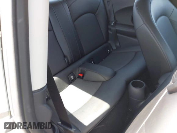 2017 MINI Hardtop Cooper с VIN WMWXP5C39H2D71459, выставлен на аукционе IAAI как лот 42111245 с пробегом 97 759 миль миль и . История ставок и продаж доступна на DreamBid. Изображение 8.