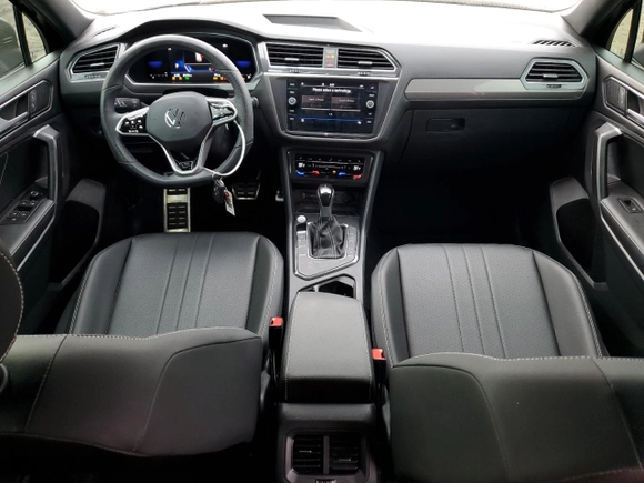 2023 Volkswagen Tiguan SE R-Line Black with VIN 3VVCB7AX8PM016614, listed as a Copart auction lot 43944695 with 39,378 mi miles and Salvage Title. Bid and sale history available at carsss.com. Image 8.