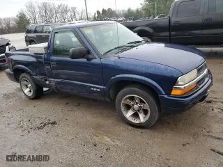2000 Chevrolet S-10 LS with VIN 1GCCS1447Y8118831, listed as a Copart auction lot 84090064 with 0 mi miles and Salvage Title. Bid and sale history available at carsss.com. Image 4.