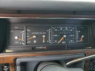 1989 Chrysler New Yorker z VIN 1C3BC4632KD549983, wystawiony jako Copart lot #44415435 z przebiegiem 44 683 mil mil oraz Szkody całkowita. Historia ofert i sprzedaży dostępna na DreamBid. Obrazek 9.