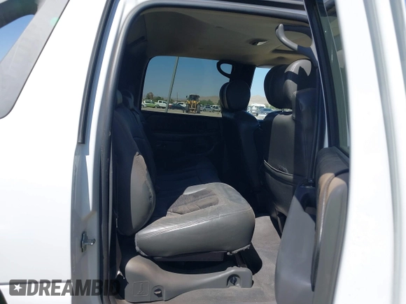 2004 Chevrolet Avalanche Z71 with VIN 3GNEK12TX4G302918, listed as a IAAI auction lot 42117074 with 166,066 mi miles. Bid and sale history available at carsss.com. Image 8.
