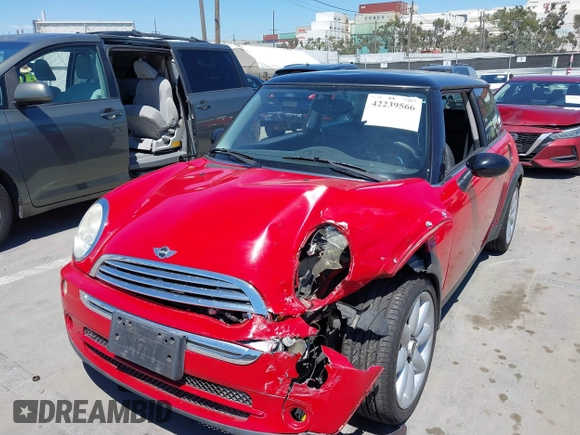 2005 MINI Hardtop z VIN WMWRC33485TJ65604, wystawiony jako IAAI lot #42239566 z przebiegiem 145 149 mil mil oraz . Historia ofert i sprzedaży dostępna na DreamBid. Obrazek 6.