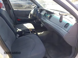 1999 Ford Crown Victoria Police с VIN 2FAFP71W1XX200937, выставлен на аукционе IAAI как лот 41977836 с пробегом 186 379 миль миль и . История ставок и продаж доступна на DreamBid. Изображение 5.