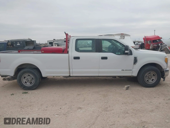 2017 Ford F-350 XL with VIN 1FT7W3AT2HED60747, listed as a IAAI auction lot 41734657 with 182,577 mi miles and . Bid and sale history available at DreamBid. Image 13.