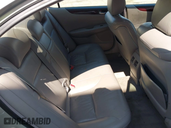 2003 Lexus ES with VIN JTHBF30G536016216, listed as a IAAI auction lot 41888373 with 108,522 mi miles. Bid and sale history available at carsss.com. Image 8.