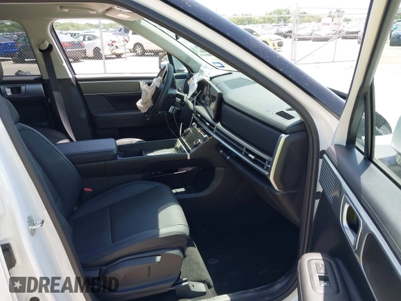 2025 Hyundai Santa Fe SEL z VIN 5NMP24GL5SH076185, wystawiony jako IAAI lot #42255534 z przebiegiem 5 521 mil mil oraz . Historia ofert i sprzedaży dostępna na DreamBid. Obrazek 5.