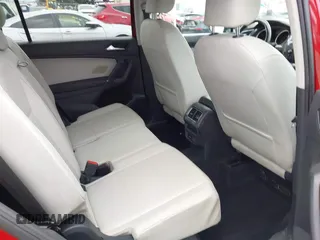 2018 Volkswagen Tiguan SEL with VIN 3VV3B7AX9JM031453, listed as a IAAI auction lot 42084781 with 82,931 mi miles and . Bid and sale history available at DreamBid. Image 8.