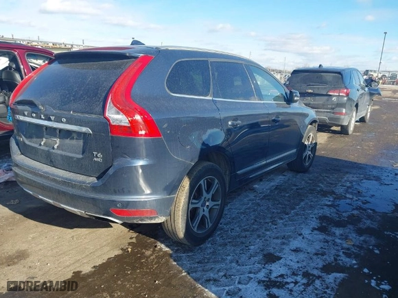 2015 Volvo XC60 T6 Platinum with VIN YV4902RM1F2648904, listed as a IAAI auction lot 40987622 with 80,745 mi miles. Bid and sale history available at carsss.com. Image 4.