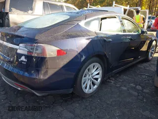 2014 Tesla Model S 60 с VIN 5YJSA1S11EFP32325, выставлен на аукционе IAAI как лот 40823219 с пробегом 47 911 миль миль и . История ставок и продаж доступна на DreamBid. Изображение 4.