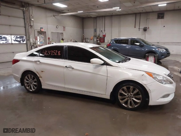 2012 Hyundai Sonata 2.4L Limited PZEV with VIN 5NPEC4ACXCH411104, listed as a IAAI auction lot 41639528 with 193,981 mi miles. Bid and sale history available at carsss.com. Image 13.