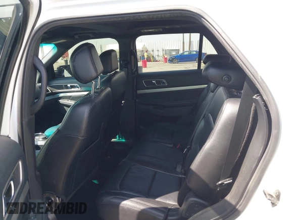 2016 Ford Explorer XLT with VIN 1FM5K8DHXGGA72450, listed as a IAAI auction lot 42019233 with 184,499 mi miles. Bid and sale history available at carsss.com. Image 8.