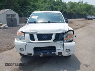 2011 Nissan Titan SL с VIN 1N6AA0EC7BN305065, выставлен на аукционе IAAI как лот 42425645 с пробегом 208 348 миль миль и . История ставок и продаж доступна на DreamBid. Изображение 12.