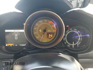 2010 Ferrari California z VIN ZFF65LJA9A0172003, wystawiony jako Copart lot #55601145 z przebiegiem 11 247 mil mil oraz Tytuł czysty. Historia ofert i sprzedaży dostępna na DreamBid. Obrazek 9.