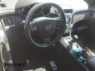 2013 Cadillac CTS-V z VIN 1G6DV1EP2D0172229, wystawiony jako Copart lot #63103464 z przebiegiem Nie podano mil oraz Szkody całkowita. Historia ofert i sprzedaży dostępna na DreamBid. Obrazek 8.