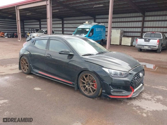2020 Hyundai Veloster N with VIN KMHT36AHOLU003582, listed as a IAAI auction lot 40958146 with 33,943 mi miles. Bid and sale history available at carsss.com. Image 1.