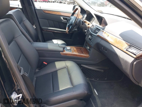 2012 Mercedes-Benz E 350 Luxury z VIN WDDHF8JB5CA629709, wystawiony jako IAAI lot #42502808 z przebiegiem 109 527 mil mil oraz . Historia ofert i sprzedaży dostępna na DreamBid. Obrazek 5.