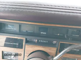 1985 Cadillac Seville z VIN 1G6KS6989FE821515, wystawiony jako IAAI lot #42009508 z przebiegiem 13 600 mil mil oraz . Historia ofert i sprzedaży dostępna na DreamBid. Obrazek 7.