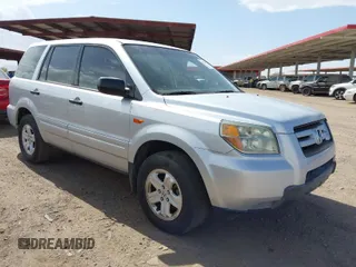 2006 Honda Pilot LX z VIN 5FNYF28126B029813, wystawiony jako IAAI lot #41936325 z przebiegiem 193 648 mil mil oraz . Historia ofert i sprzedaży dostępna na DreamBid. Obrazek 1.
