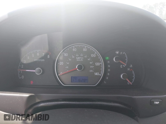 2007 Hyundai Elantra GLS with VIN KMHDU46D37U251052, listed as a IAAI auction lot 42645905 with 171,628 mi miles and . Bid and sale history available at DreamBid. Image 7.