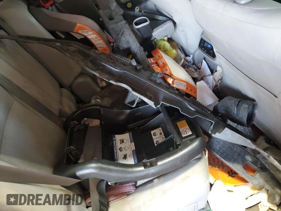 2018 Toyota Highlander LE with VIN 5TDBZRFH6JS898442, listed as a Copart auction lot 60132845 with 166,530 mi miles and Salvage title. Bid and sale history available at DreamBid. Image 13.