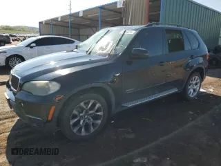 2011 BMW X5 35i z VIN 5UXZV4C56BL411166, wystawiony jako Copart lot #56136675 z przebiegiem Nie podano mil oraz Szkoda całkowita • Salvage title. Historia ofert i sprzedaży dostępna na DreamBid. Obrazek 1.