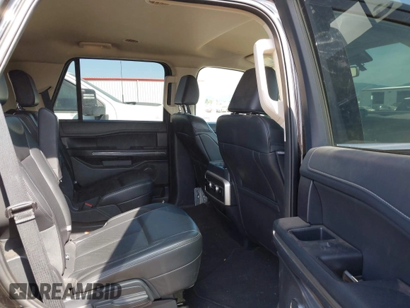 2024 Ford Expedition XLT with VIN 1FMJU1H83REA52243, listed as a IAAI auction lot 42510742 with 33,284 mi miles and . Bid and sale history available at DreamBid. Image 8.