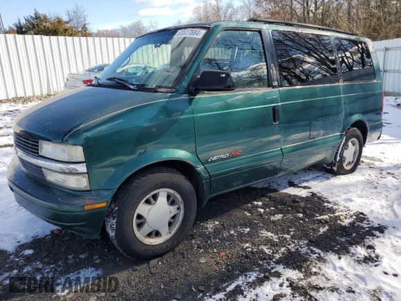 1998 Chevrolet Astro with VIN 1GNEL19WXWB111590, listed as a Copart auction lot 83527884 with 161,137 mi miles and Salvage Title. Bid and sale history available at carsss.com. Image 1.