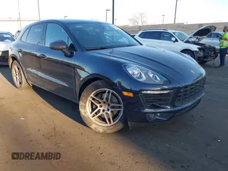2018 Porsche Macan with VIN WP1AA2A59JLB03147, listed as a IAAI auction lot 41862122 with 76,279 mi miles. Bid and sale history available at carsss.com. Image 1.