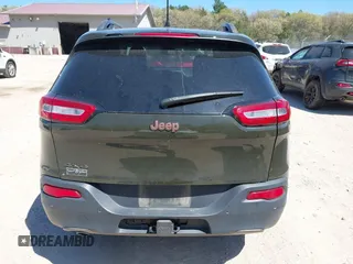 2017 Jeep Cherokee Latitude z VIN 1C4PJMCB9HW512395, wystawiony jako IAAI lot #42161258 z przebiegiem 67 584 mil mil oraz . Historia ofert i sprzedaży dostępna na DreamBid. Obrazek 16.