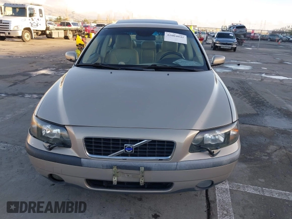 2004 Volvo S60 with VIN YV1RH59H842343519, listed as a IAAI auction lot 41004041 with 197,498 mi miles. Bid and sale history available at carsss.com. Image 12.