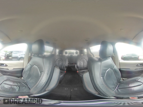 2017 Chrysler Pacifica Touring L Plus z VIN 2C4RC1EG6HR840098, wystawiony jako Copart lot #55848335 z przebiegiem 233 269 mil mil oraz Szkoda całkowita • Salvage title. Historia ofert i sprzedaży dostępna na DreamBid. Obrazek 16.