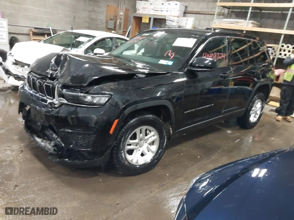 2023 Jeep Grand Cherokee Altitude with VIN 1C4RJHAG8P8709690, listed as a IAAI auction lot 41408724 with 32,972 mi miles. Bid and sale history available at carsss.com. Image 17.