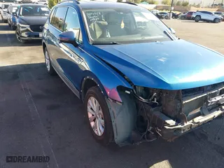 2018 Volkswagen Tiguan SEL with VIN 3VV3B7AX4JM001454, listed as a IAAI auction lot 41337213 with 82,624 mi miles. Bid and sale history available at carsss.com. Image 1.