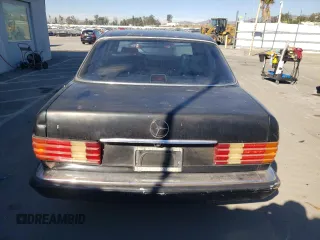 1989 Mercedes-Benz 560 with VIN WDBCA39E0KA446817, listed as a Copart auction lot 81615244 with 270,136 mi miles and Salvage Title. Bid and sale history available at DreamBid. Image 6.