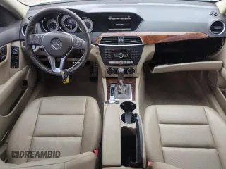 2013 Mercedes-Benz C 300 Sport z VIN WDDGF8ABXDR248663, wystawiony jako Copart lot #48704985 z przebiegiem 108 815 mil mil oraz Szkoda całkowita • Salvage title. Historia ofert i sprzedaży dostępna na DreamBid. Obrazek 8.