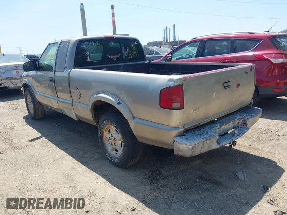2001 Chevrolet S-10 LS with VIN 1GCDT19W41K181244, listed as a IAAI auction lot 42129845 with 183,368 mi miles and . Bid and sale history available at DreamBid. Image 3.