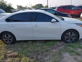 2021 Kia Forte LXS with VIN 3KPF24AD0ME267357, listed as a IAAI auction lot 41931814 with 1 mi miles. Bid and sale history available at carsss.com. Image 13.