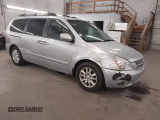 2008 Kia Sedona LX with VIN KNDMB233186199386, listed as a IAAI auction lot 42034648 with 216,874 mi miles. Bid and sale history available at carsss.com. Image 1.
