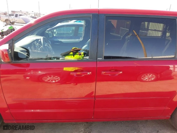 2014 Dodge Grand Caravan R/T with VIN 2C4RDGEG8ER214581, listed as a IAAI auction lot 41680121 with 215,045 mi miles. Bid and sale history available at carsss.com. Image 14.