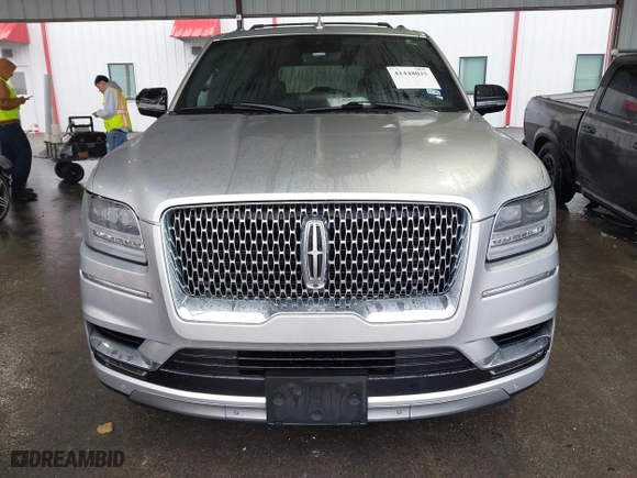 2019 Lincoln Navigator Reserve with VIN 5LMJJ2LTXKEL26583, listed as a IAAI auction lot 41448025 with 80,659 mi miles. Bid and sale history available at carsss.com. Image 13.
