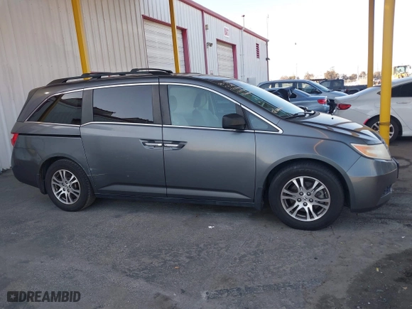 2012 Honda Odyssey EX with VIN 5FNRL5H41CB067103, listed as a IAAI auction lot 41630967 with 117,996 mi miles. Bid and sale history available at carsss.com. Image 13.