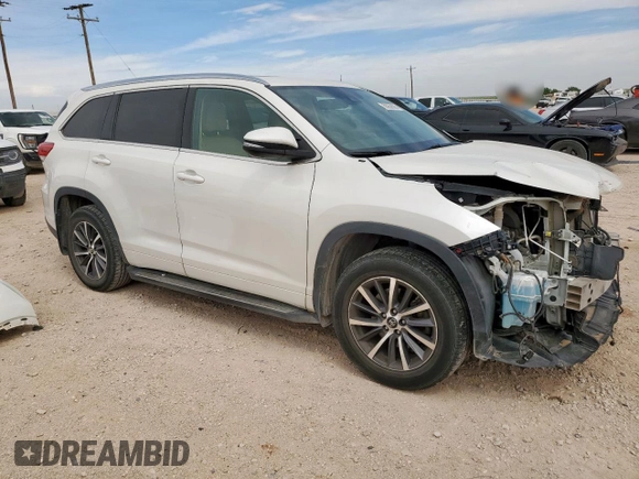 2018 Toyota Highlander SE with VIN 5TDKZRFH2JS540769, listed as a Copart auction lot 56658585 with 74,013 mi miles and Salvage title. Bid and sale history available at DreamBid. Image 4.