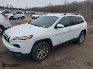 2016 Jeep Cherokee Latitude with VIN 1C4PJMCB5GW131917, listed as a IAAI auction lot 41968143 with 170,153 mi miles. Bid and sale history available at carsss.com. Image 17.